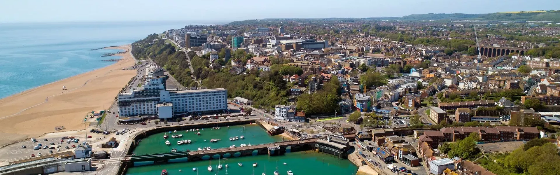 Grand Burstin Hotel & Folkeston Harbour